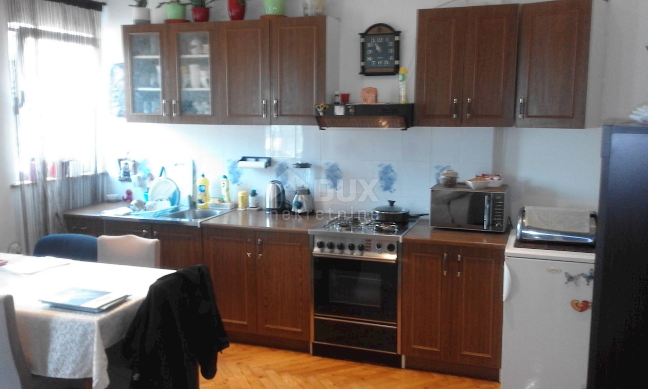 ISTRIA - ROVIGNO, appartamento trilocale in vendita 58 m2