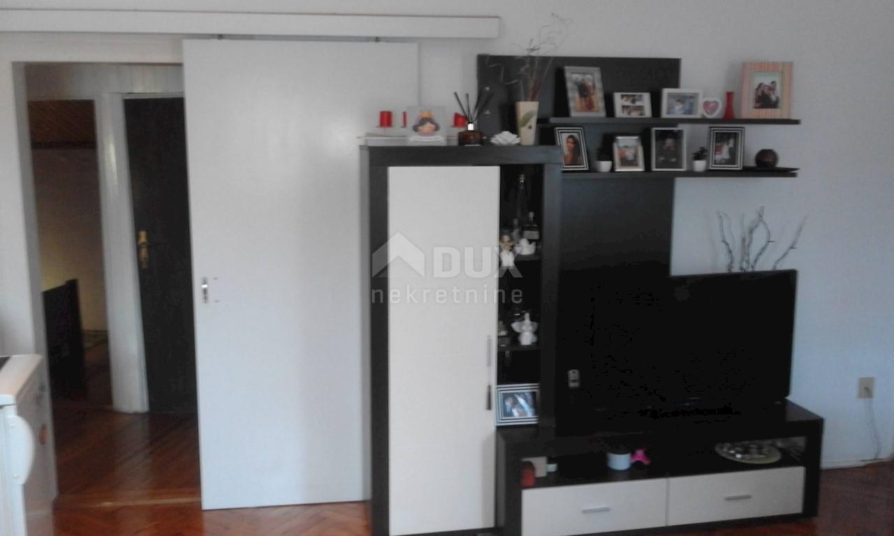 ISTRIA - ROVIGNO, appartamento trilocale in vendita 58 m2