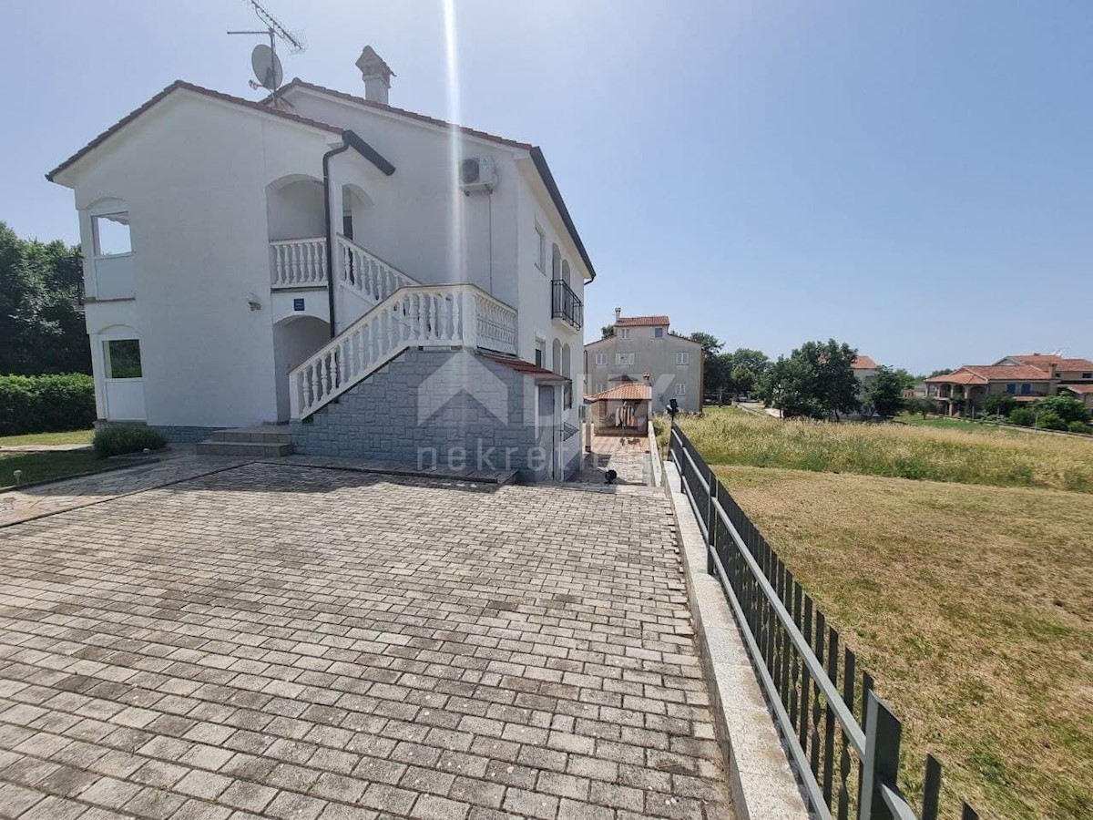 ISTRIA, POREČ Palazzina a 4 km dal centro della città