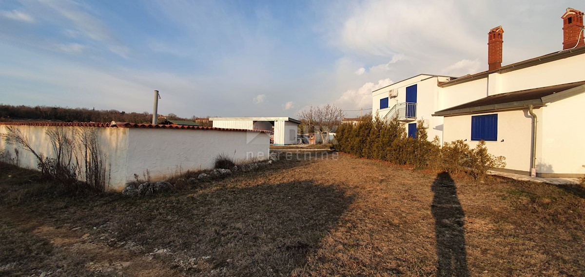 ISTRIA, LABIN - Casa con piscina in posizione tranquilla immersa nel verde