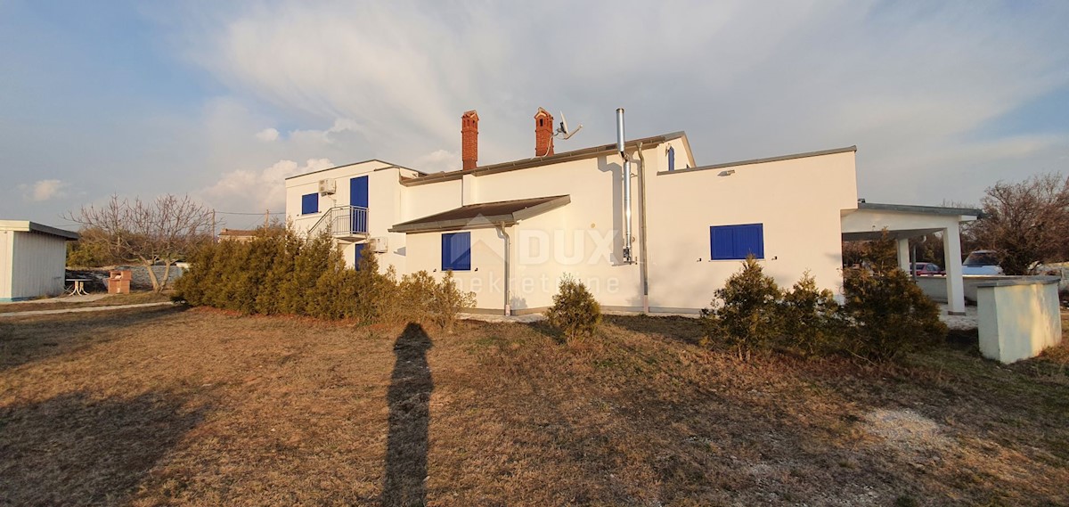 ISTRIA, LABIN - Casa con piscina in posizione tranquilla immersa nel verde