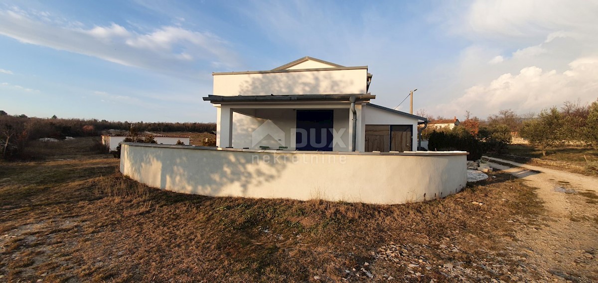 ISTRIA, LABIN - Casa con piscina in posizione tranquilla immersa nel verde