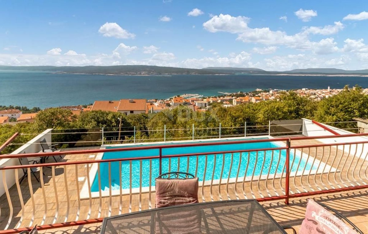 CRIKVENICA - Casa con diversi appartamenti e vista mare