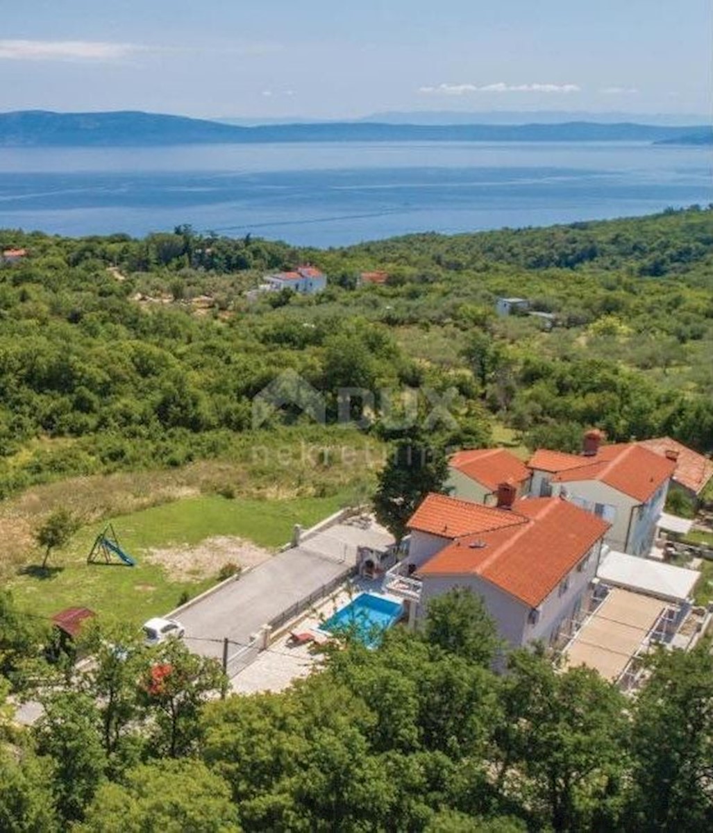 ISTRIA, RABAC - Casa con piscina e vista mare