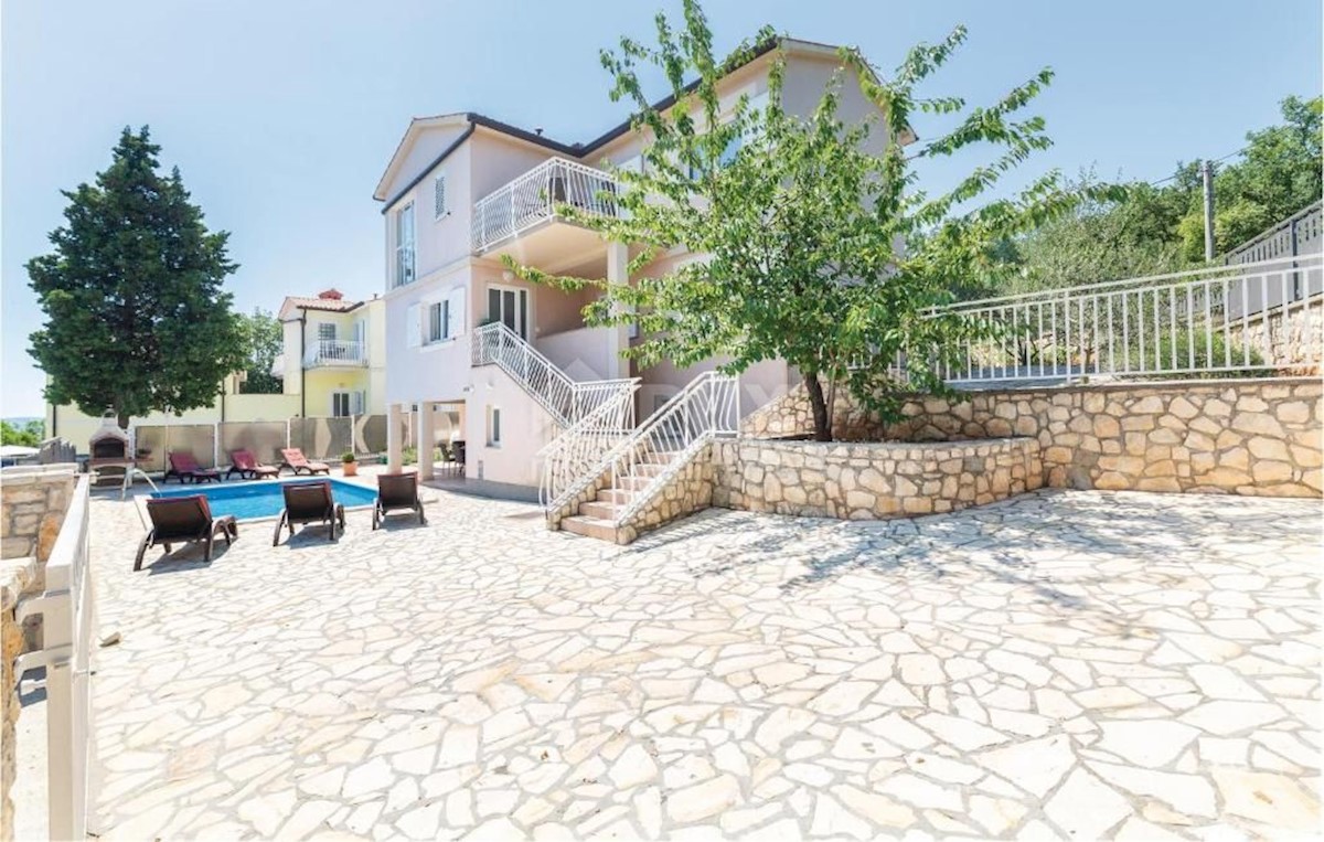 ISTRIA, RABAC - Casa con piscina e vista mare