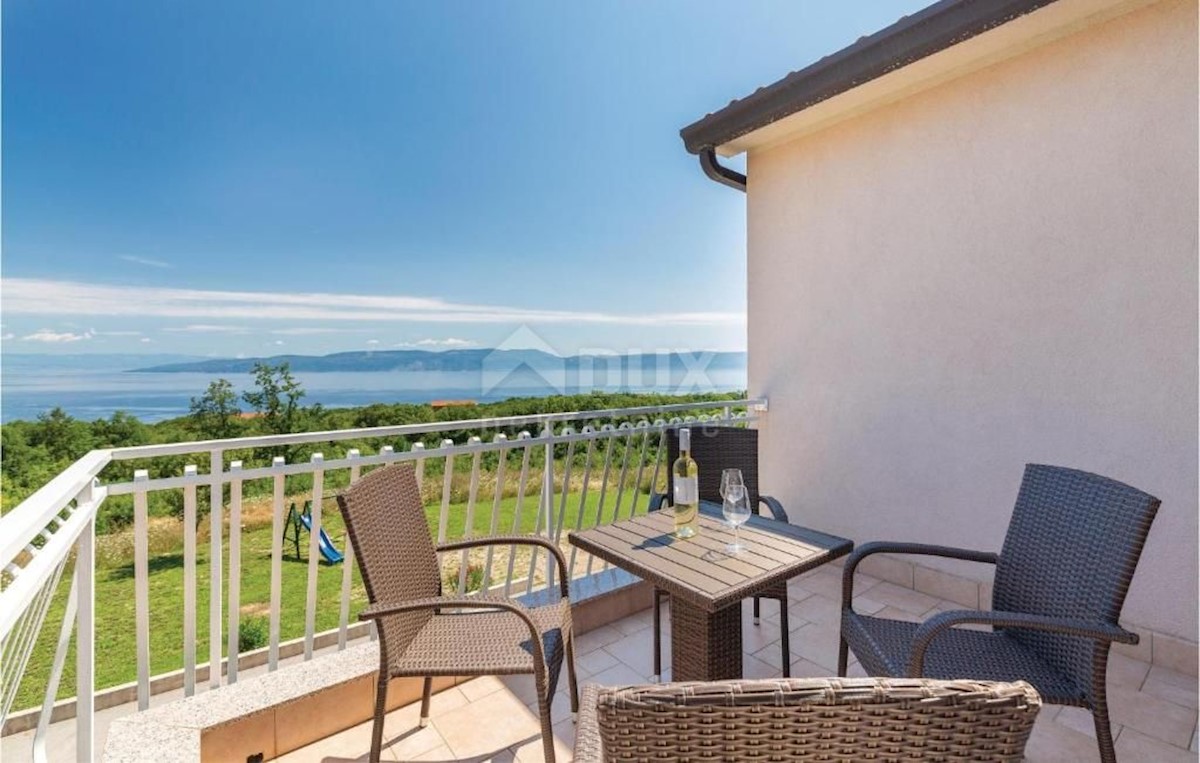 ISTRIA, RABAC - Casa con piscina e vista mare