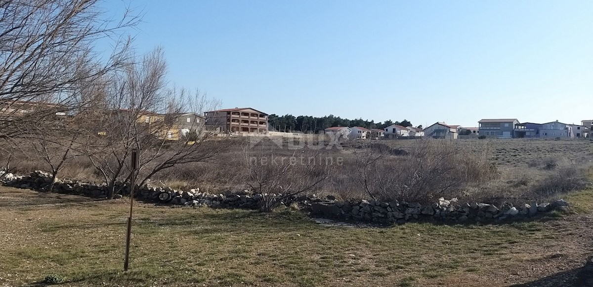 ZADAR, VIR - terreno edificabile prima fila mare