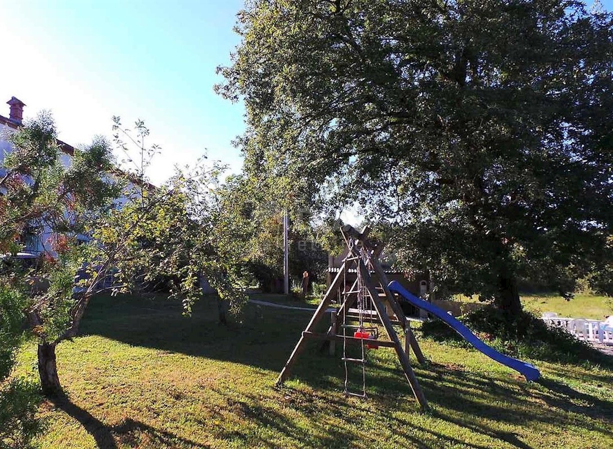 ISTRIA, LABIN - Casa con piscina e terreno spazioso