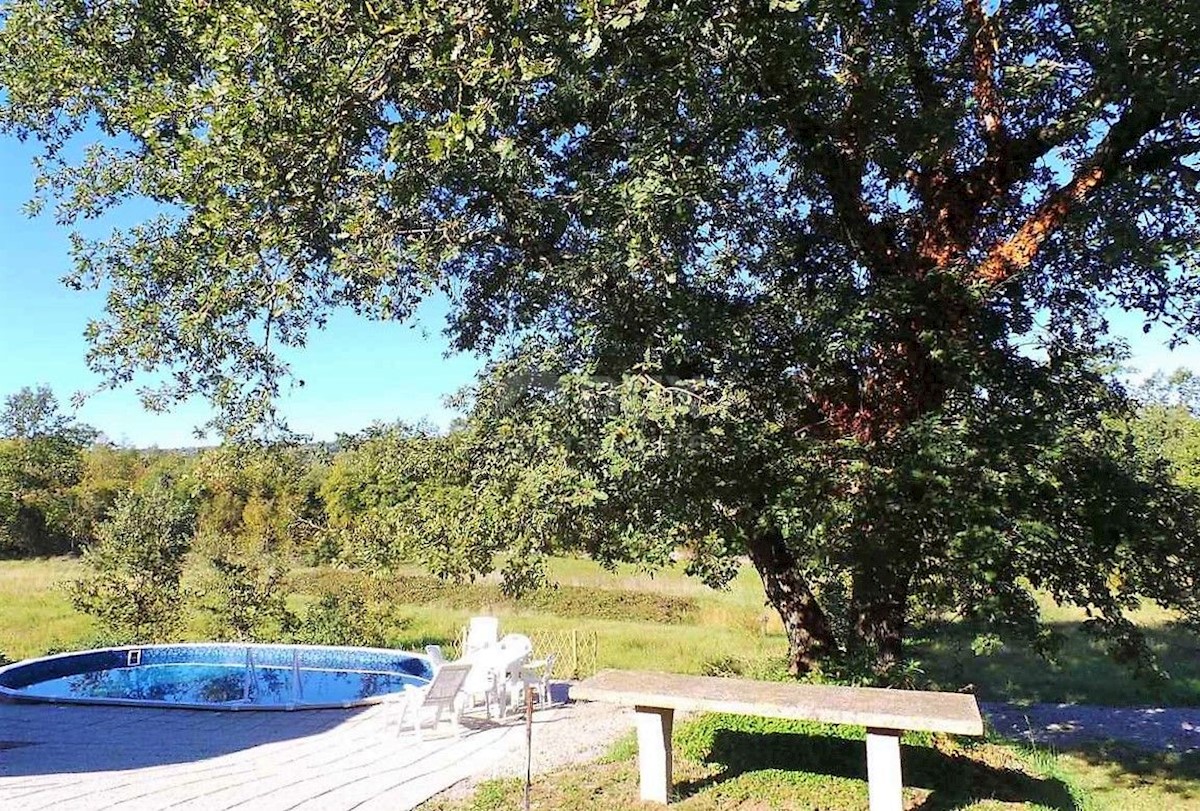 ISTRIA, LABIN - Casa con piscina e terreno spazioso