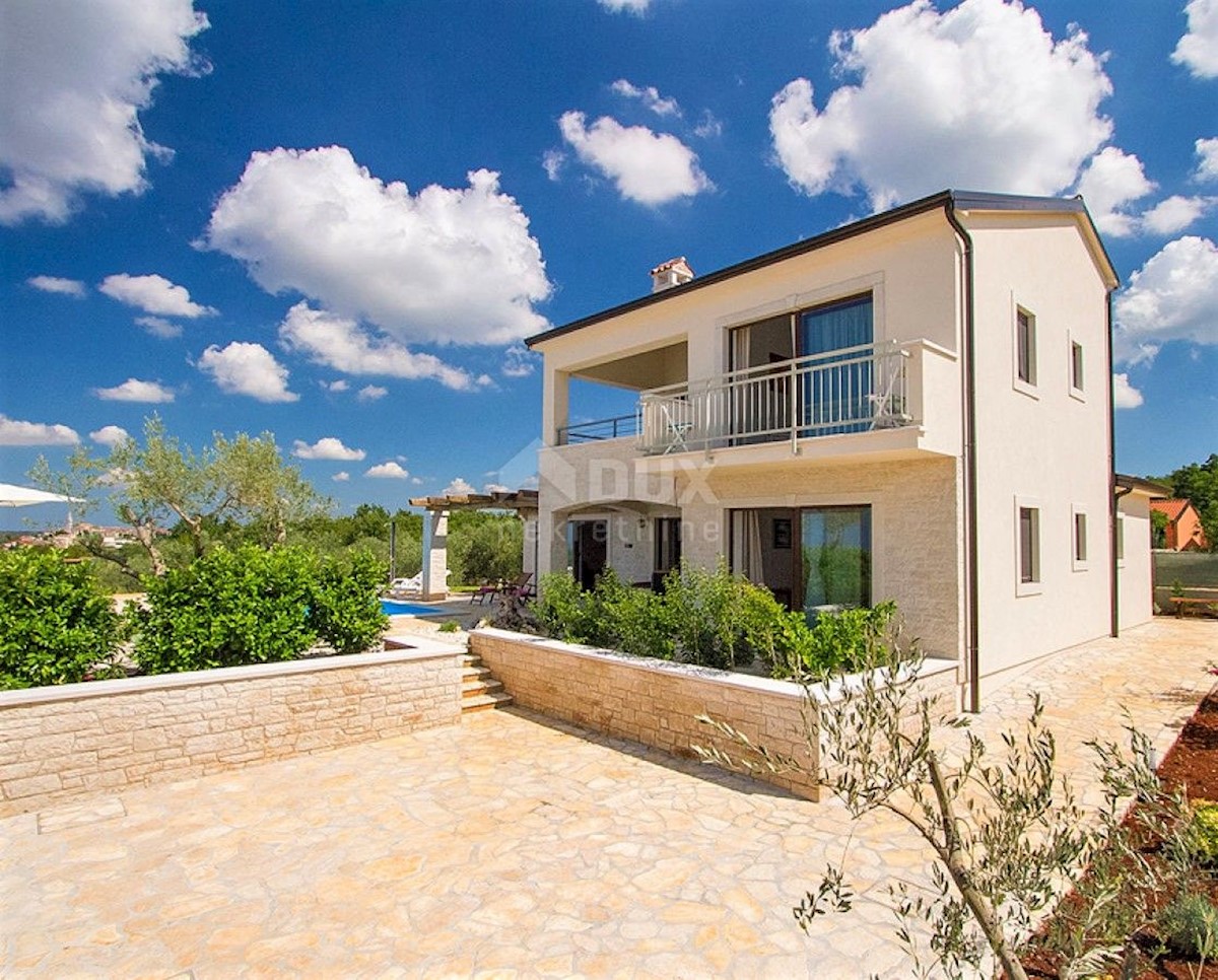 ISTRIA, VIŠNJAN - Una villa con vista panoramica