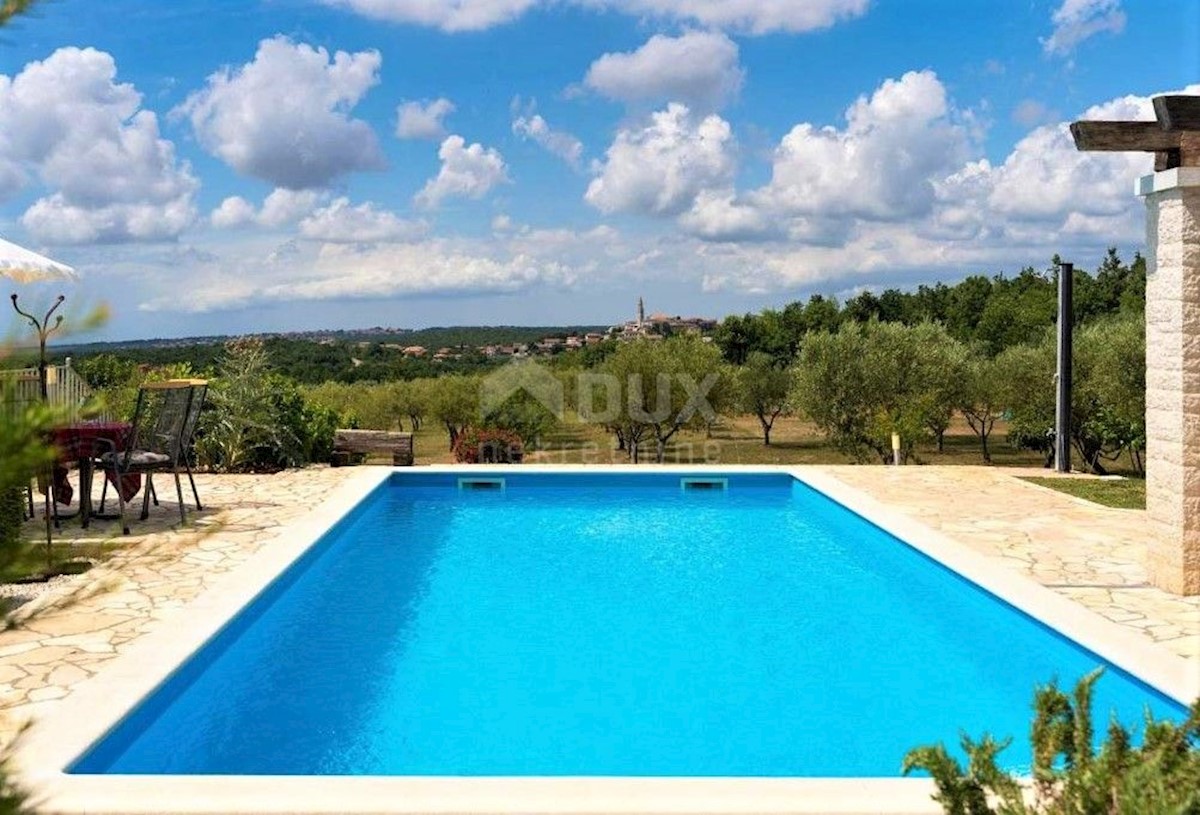 ISTRIA, VIŠNJAN - Una villa con vista panoramica