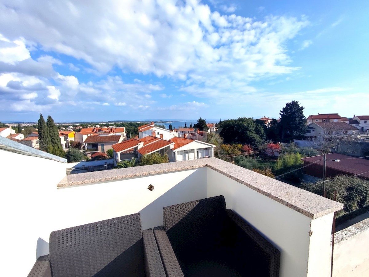 ISTRIA, PREMANTURA - Palazzina vicino al mare con vista aperta