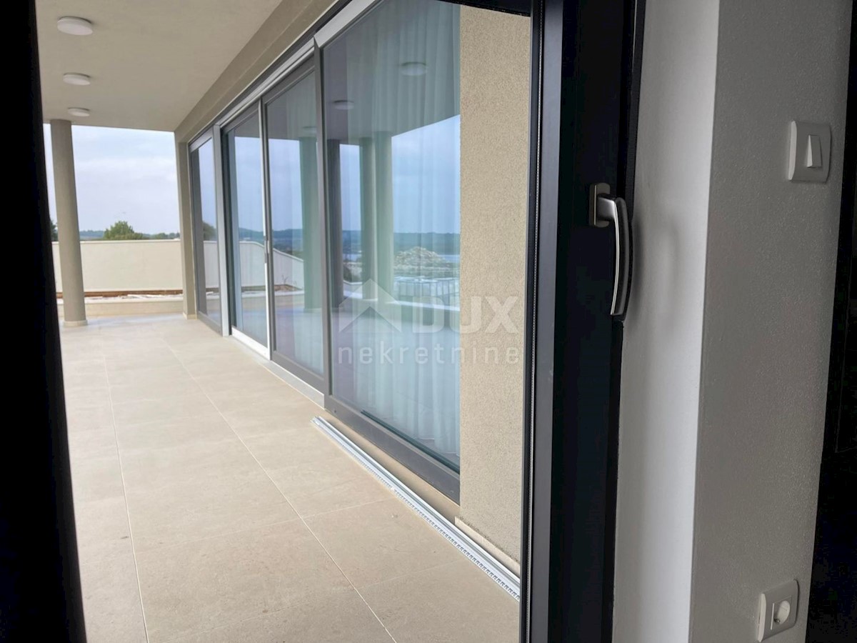 ISTRIA, MEDULIN - Nuovo edificio di lusso con piscina e vista mare!