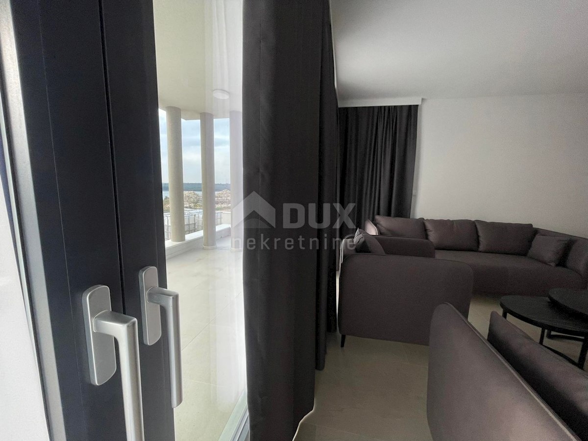 ISTRIA, MEDULIN - Nuovo edificio di lusso con piscina e vista mare!