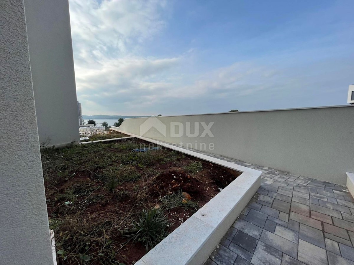 ISTRIA, MEDULIN - Nuovo edificio di lusso con piscina e vista mare!