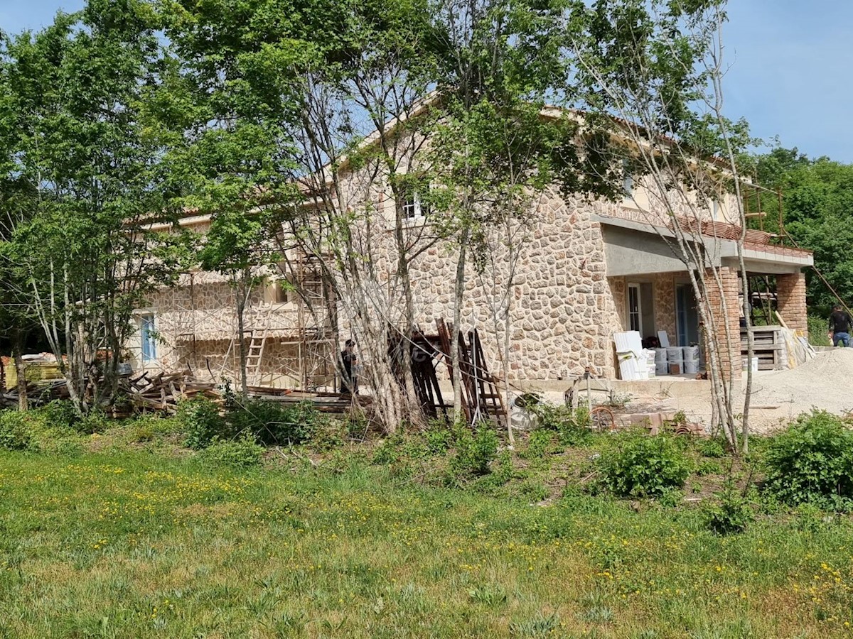 ISOLA DI KRK, RISIKA - Casa in pietra bifamiliare con piscina