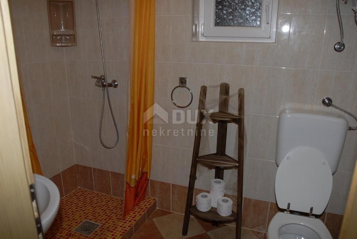 SENJ, SVETI JURAJ - Bellissimo condominio, prima fila dal mare