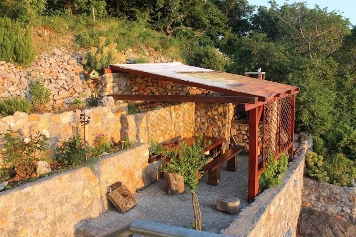 SENJ, SVETI JURAJ - Bellissimo condominio, prima fila dal mare