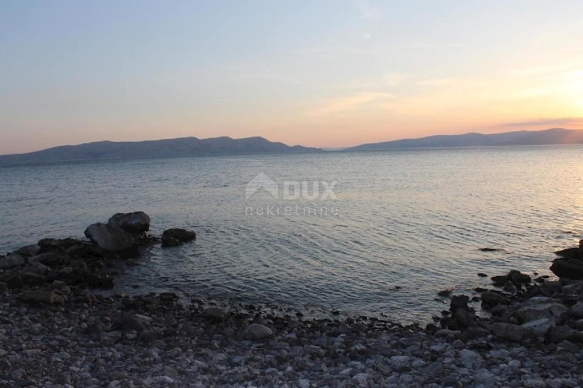 SENJ, SVETI JURAJ - Bellissimo condominio, prima fila dal mare