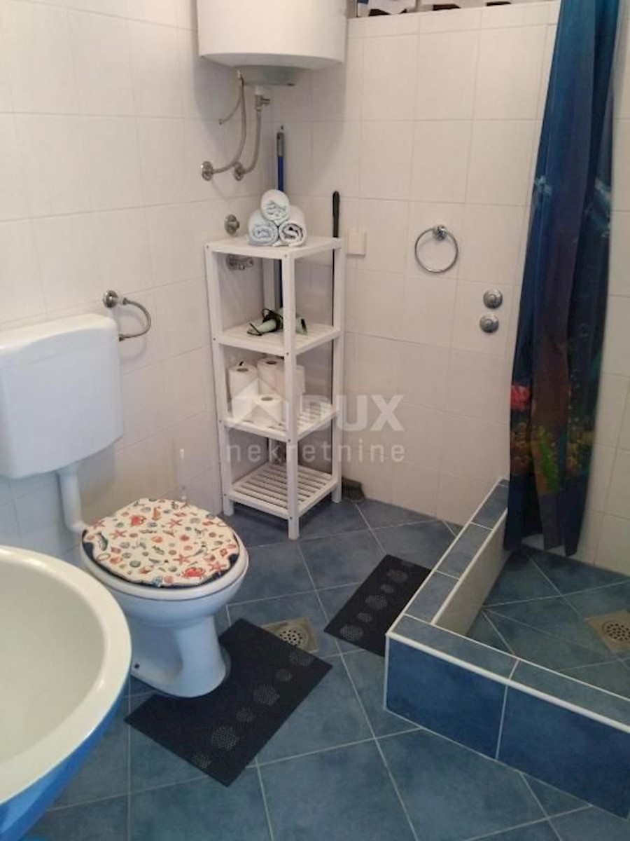 SENJ, SVETI JURAJ - Bellissimo condominio, prima fila dal mare