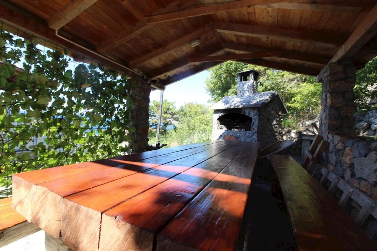 SENJ, SVETI JURAJ - Bellissimo condominio, prima fila dal mare