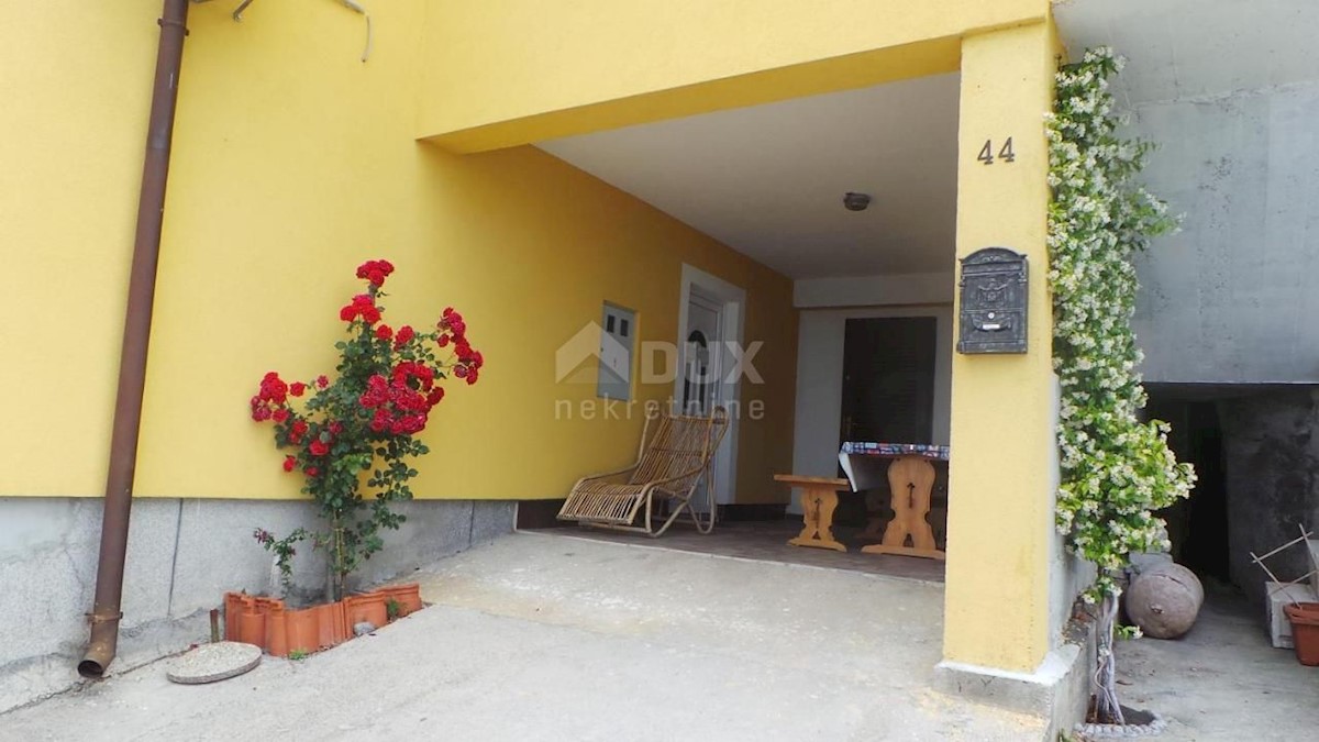 SENJ, SVETI JURAJ - Bellissimo condominio, prima fila dal mare