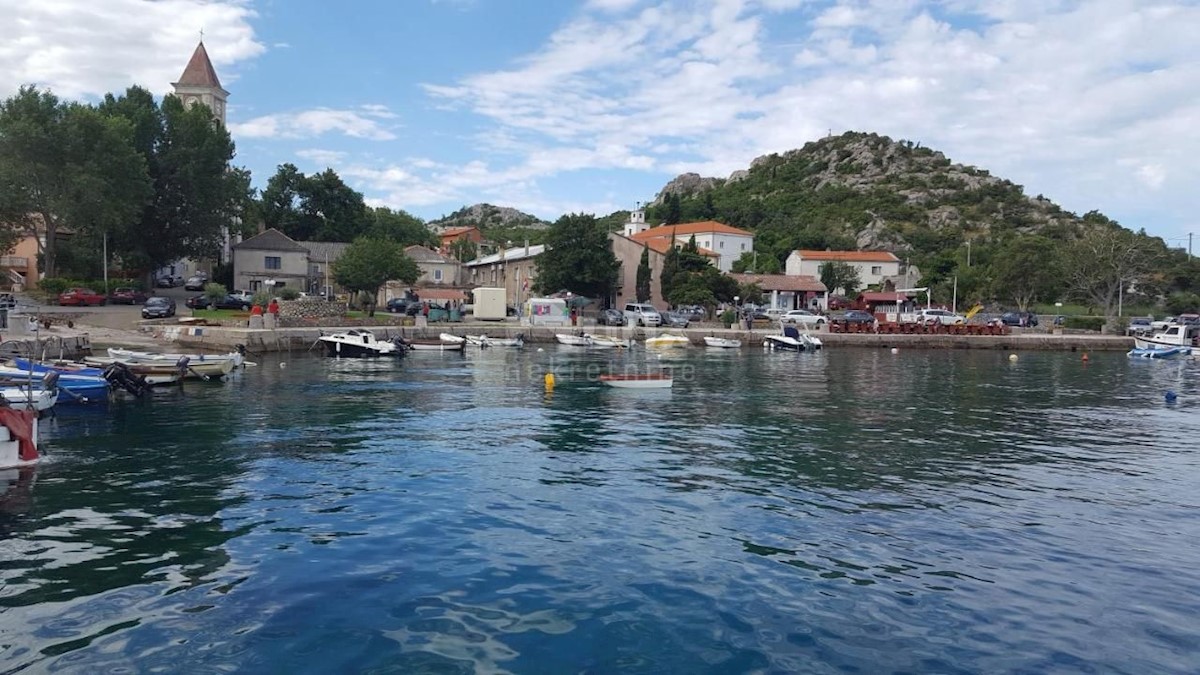 SENJ, SVETI JURAJ - Bellissimo condominio, prima fila dal mare