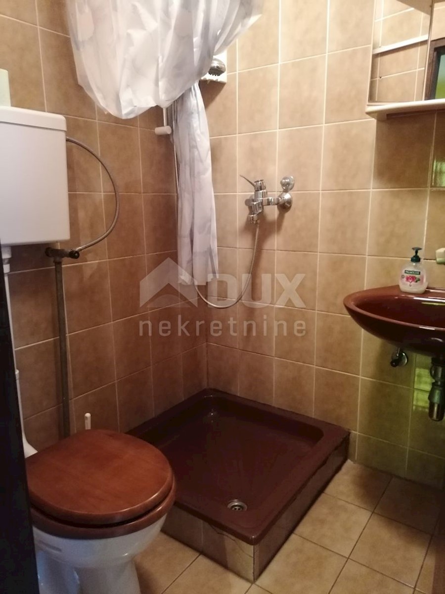 ISOLA DI KRK, DOBRINJ, HLAPA - casa con due appartamenti