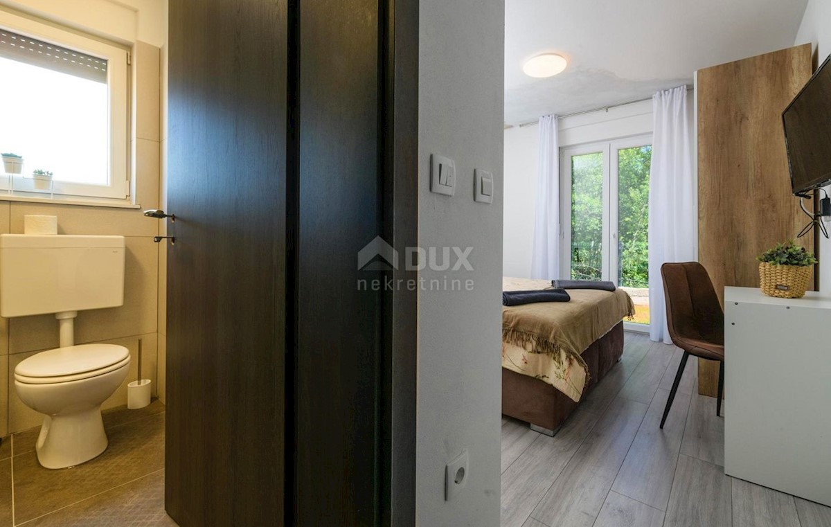 ISTRIA, LABIN - Elegante nuova costruzione con piscina