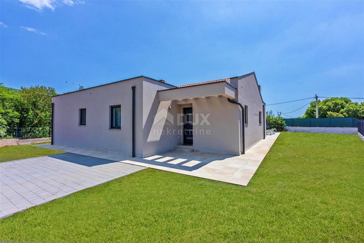 ISTRIA, LABIN - Elegante nuova costruzione con piscina