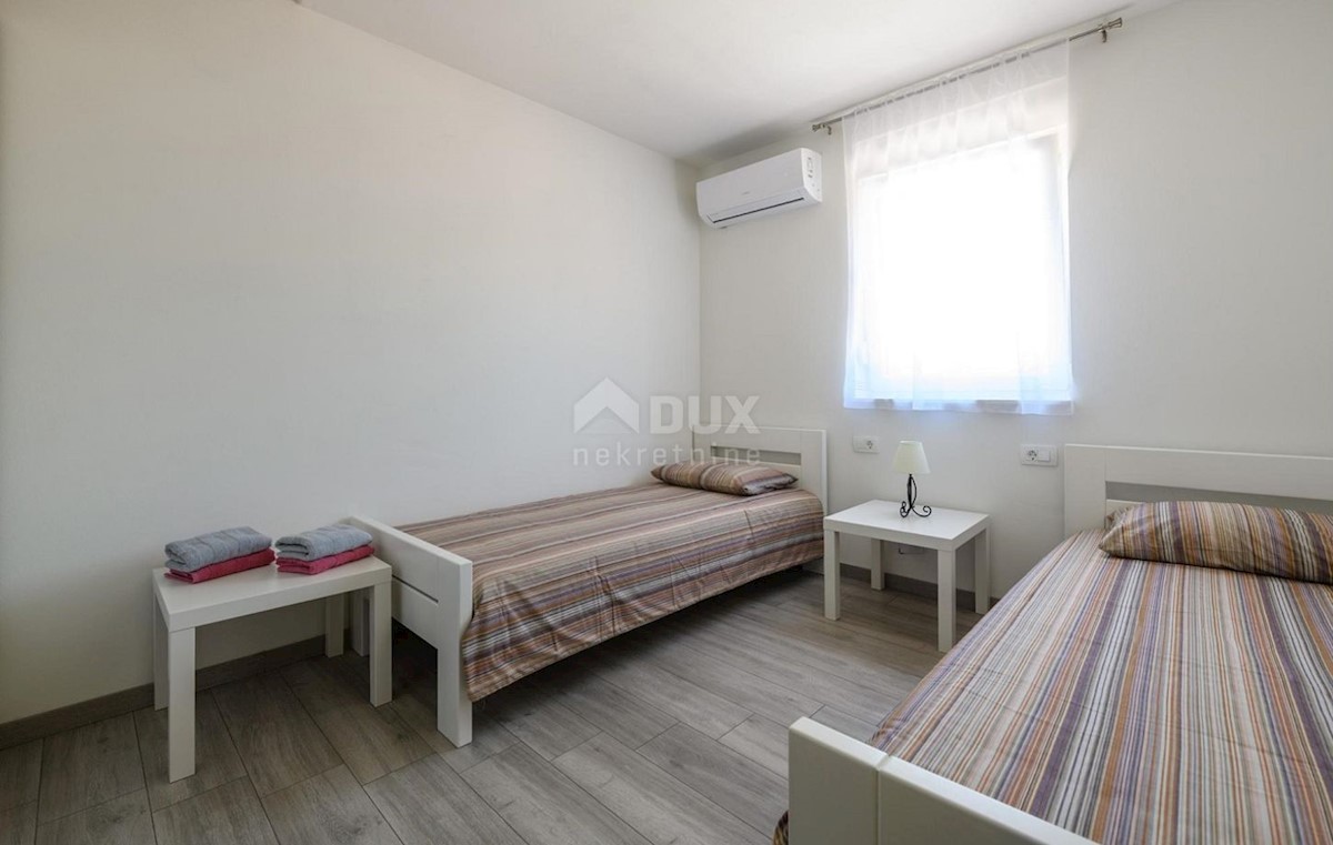 ISTRIA, LABIN - Elegante nuova costruzione con piscina