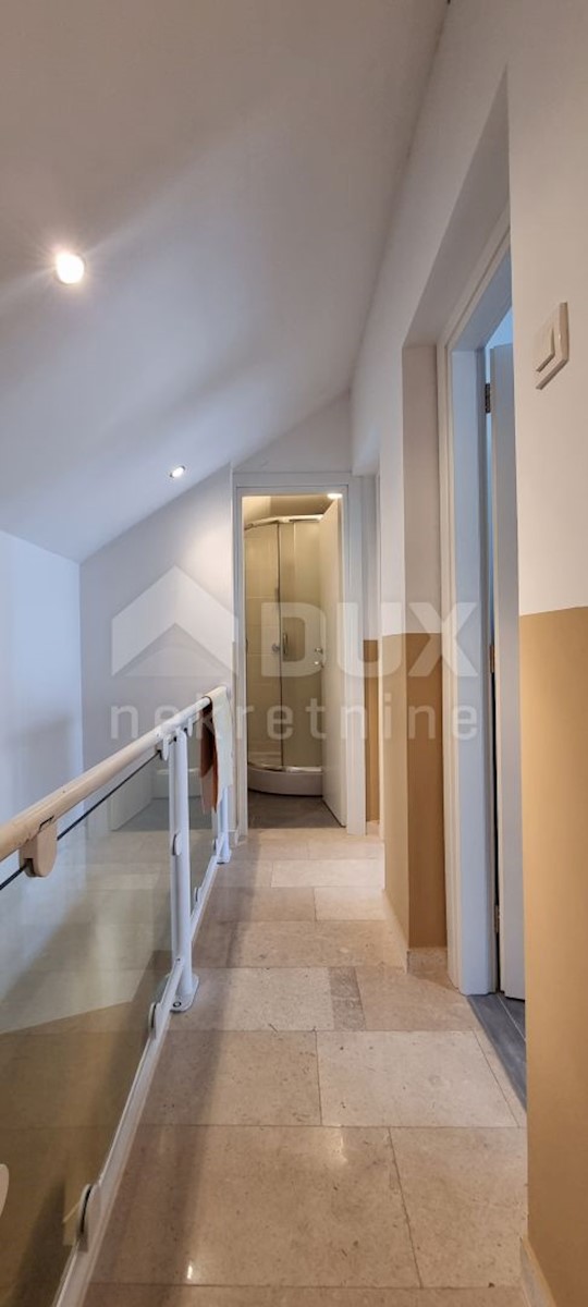 NOVI VINODOLSKI - casa in centro