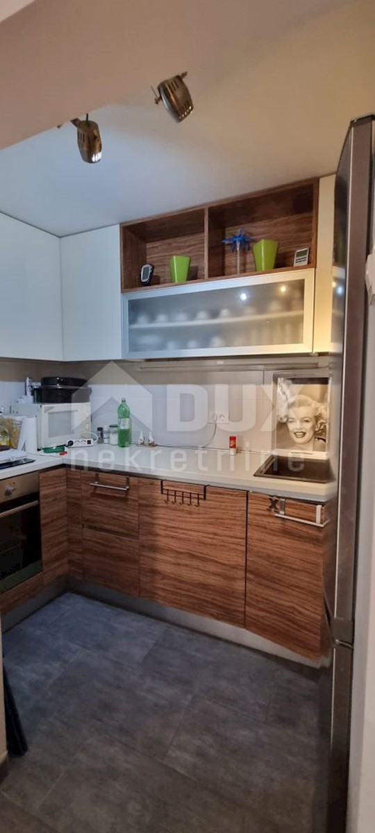 NOVI VINODOLSKI - casa in centro