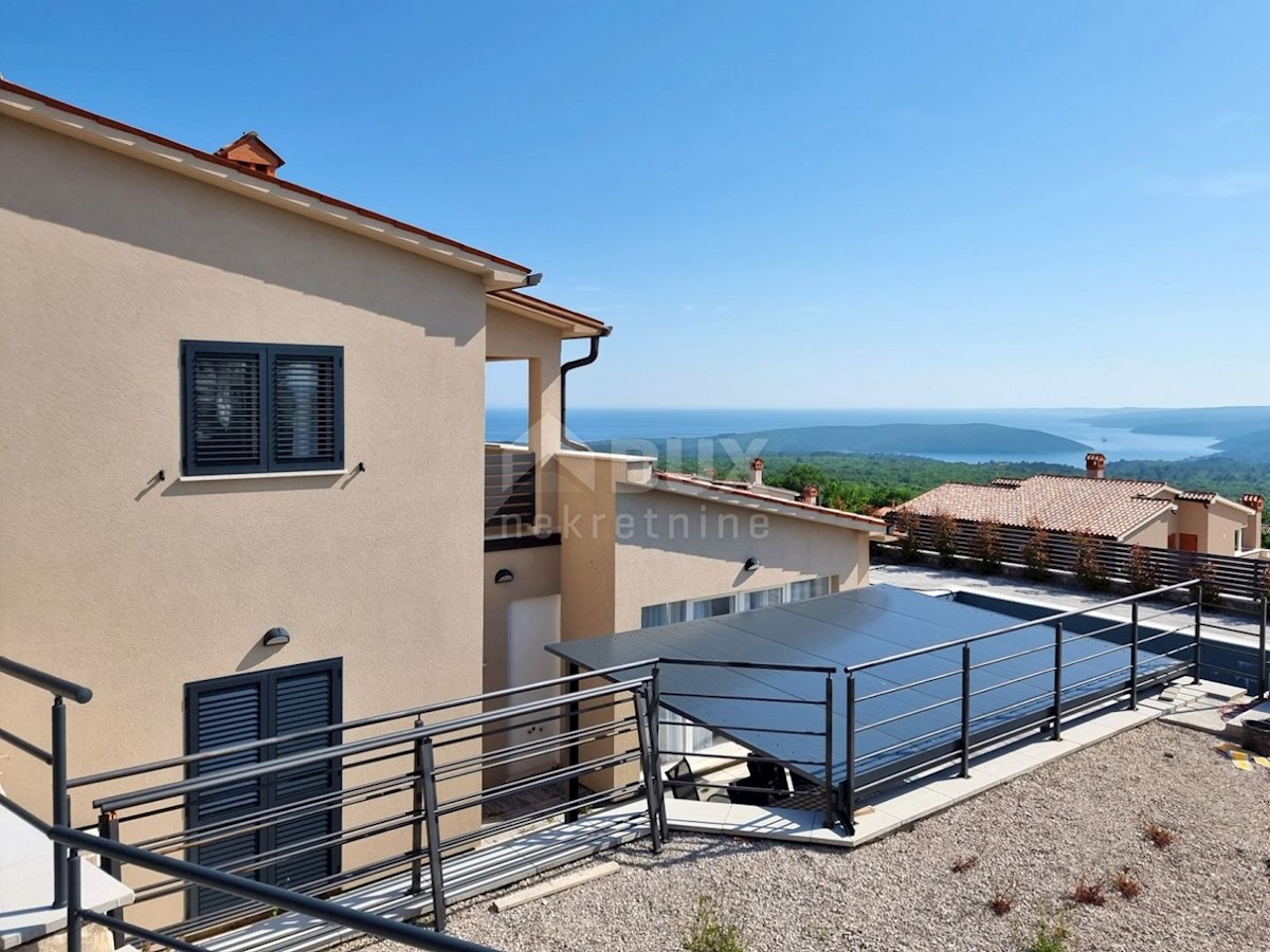 ISTRIA, RABAC - Casa con piscina e vista mare