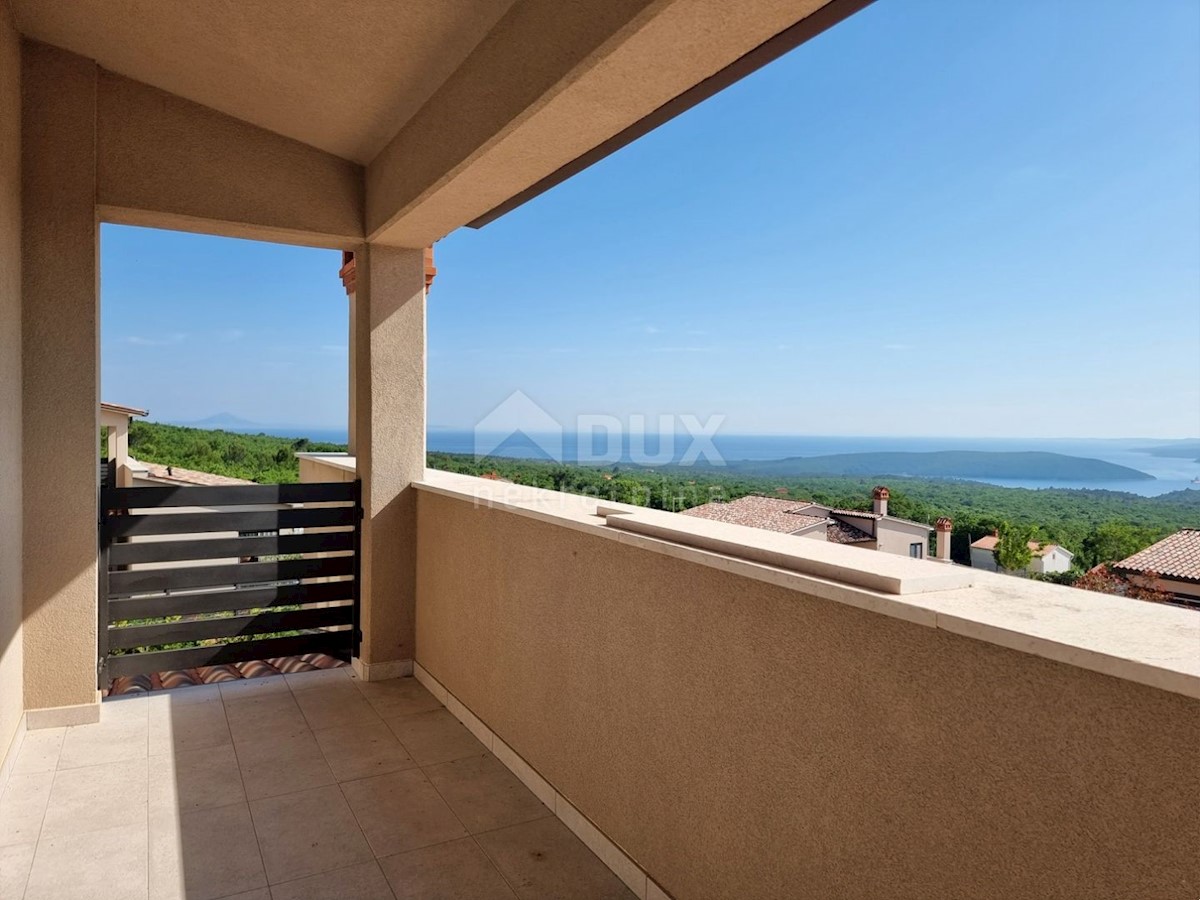 ISTRIA, RABAC - Casa con piscina e vista mare