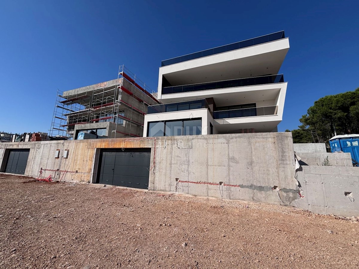 ZADAR, KOŽINO - Lussuoso appartamento con terrazza in una villa urbana S3