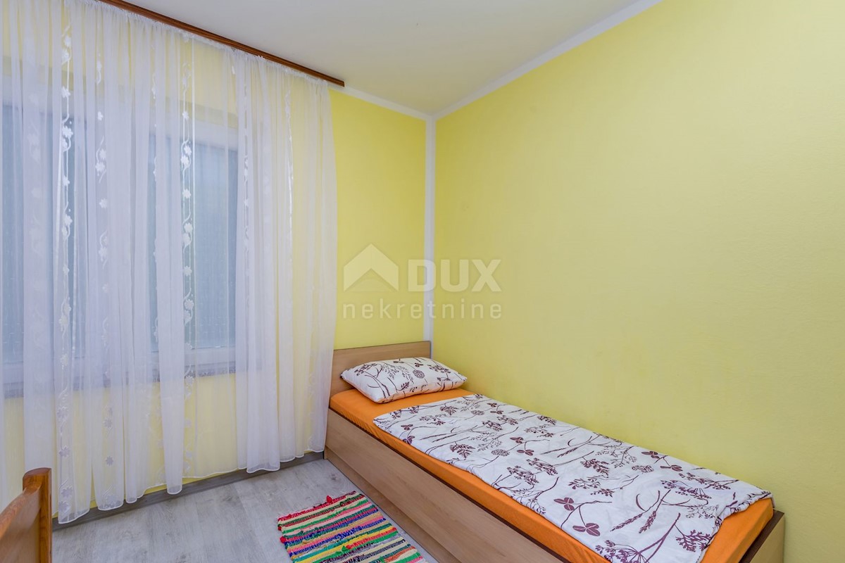 ISOLA DI KRK, MALINSKA - Casa bifamiliare con 4 appartamenti e vista mare