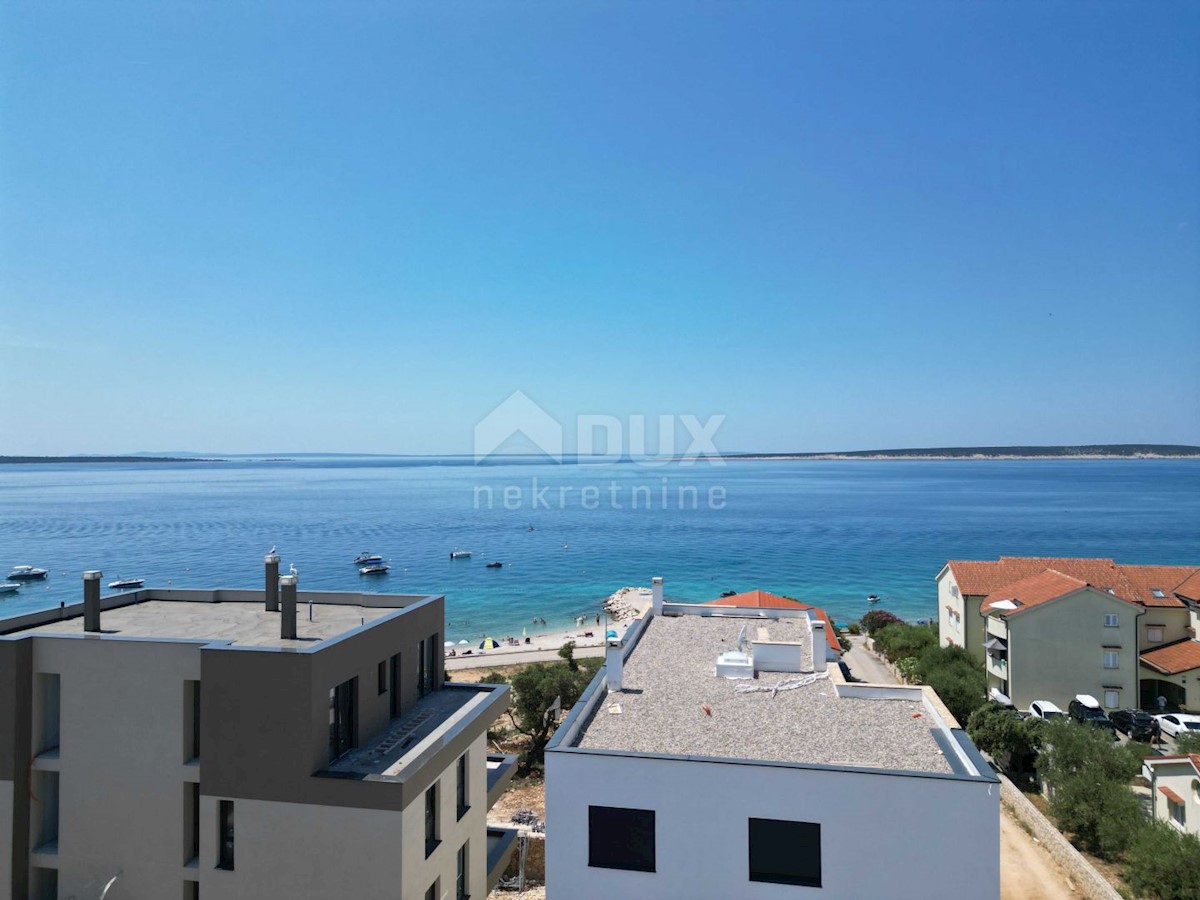 PAG, MANDRE - appartamento su tre piani, 2° FILA AL MARE!!! 190m2 con vista mare e piscina + ambiente