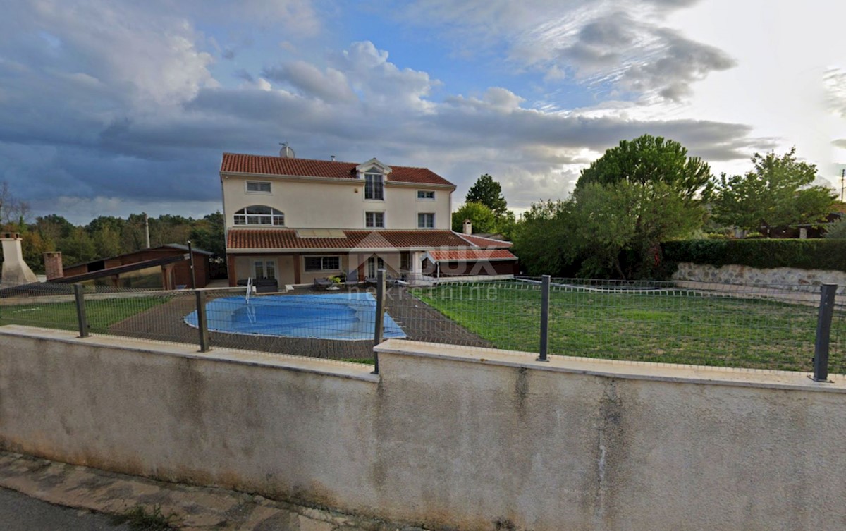 ISTRIA, ROVIGNO - Spaziosa casa con piscina