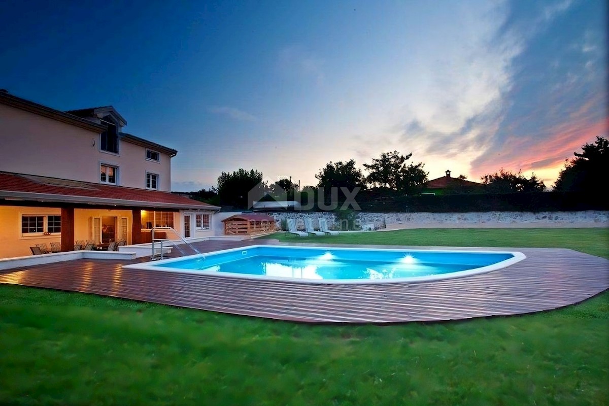 ISTRIA, ROVIGNO - Spaziosa casa con piscina