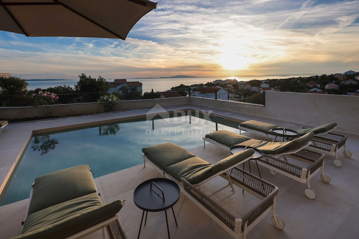 ISOLA DI PAG, JAKIŠNICA - eccezionale villa duplex moderna con piscina