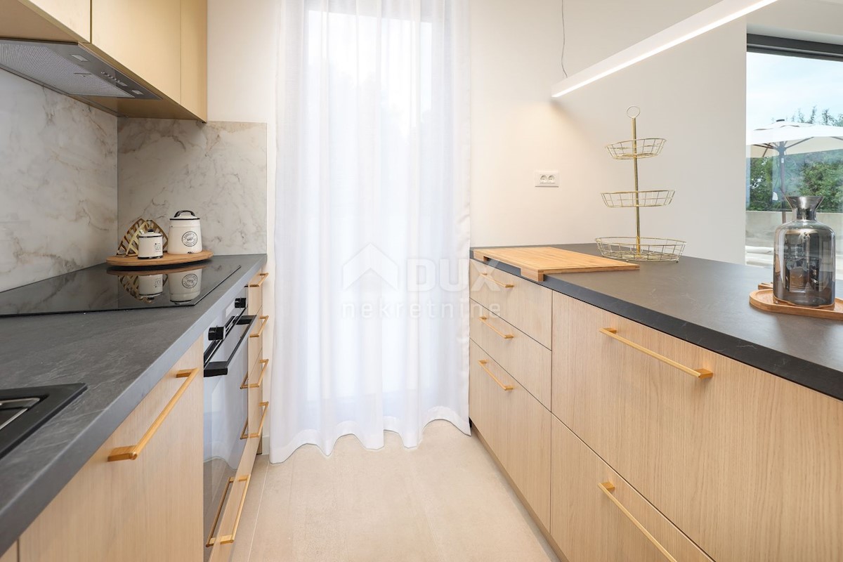 ISOLA DI PAG, JAKIŠNICA - eccezionale villa duplex moderna con piscina