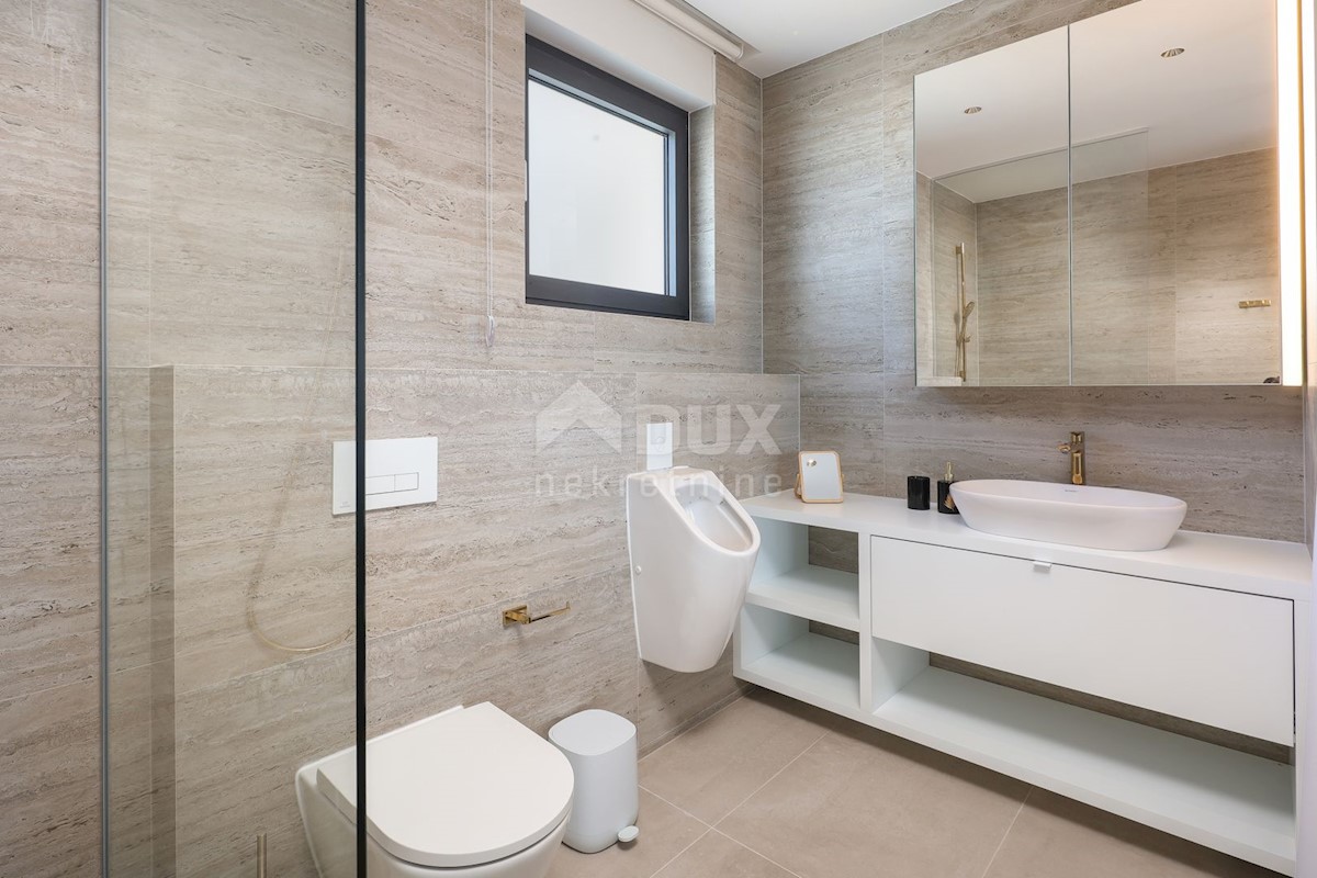 ISOLA DI PAG, JAKIŠNICA - eccezionale villa duplex moderna con piscina