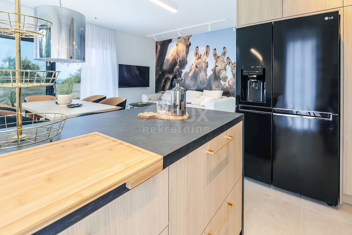 ISOLA DI PAG, JAKIŠNICA - eccezionale villa duplex moderna con piscina