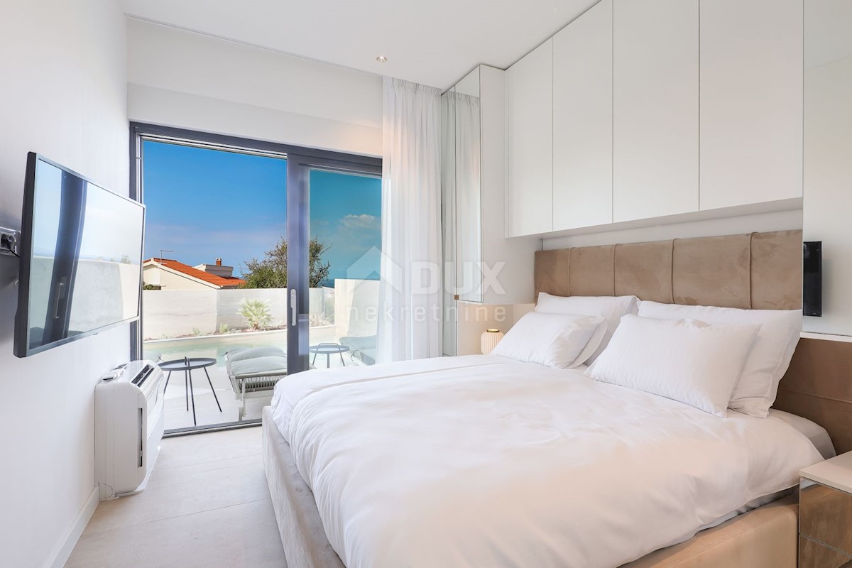 ISOLA DI PAG, JAKIŠNICA - eccezionale villa duplex moderna con piscina