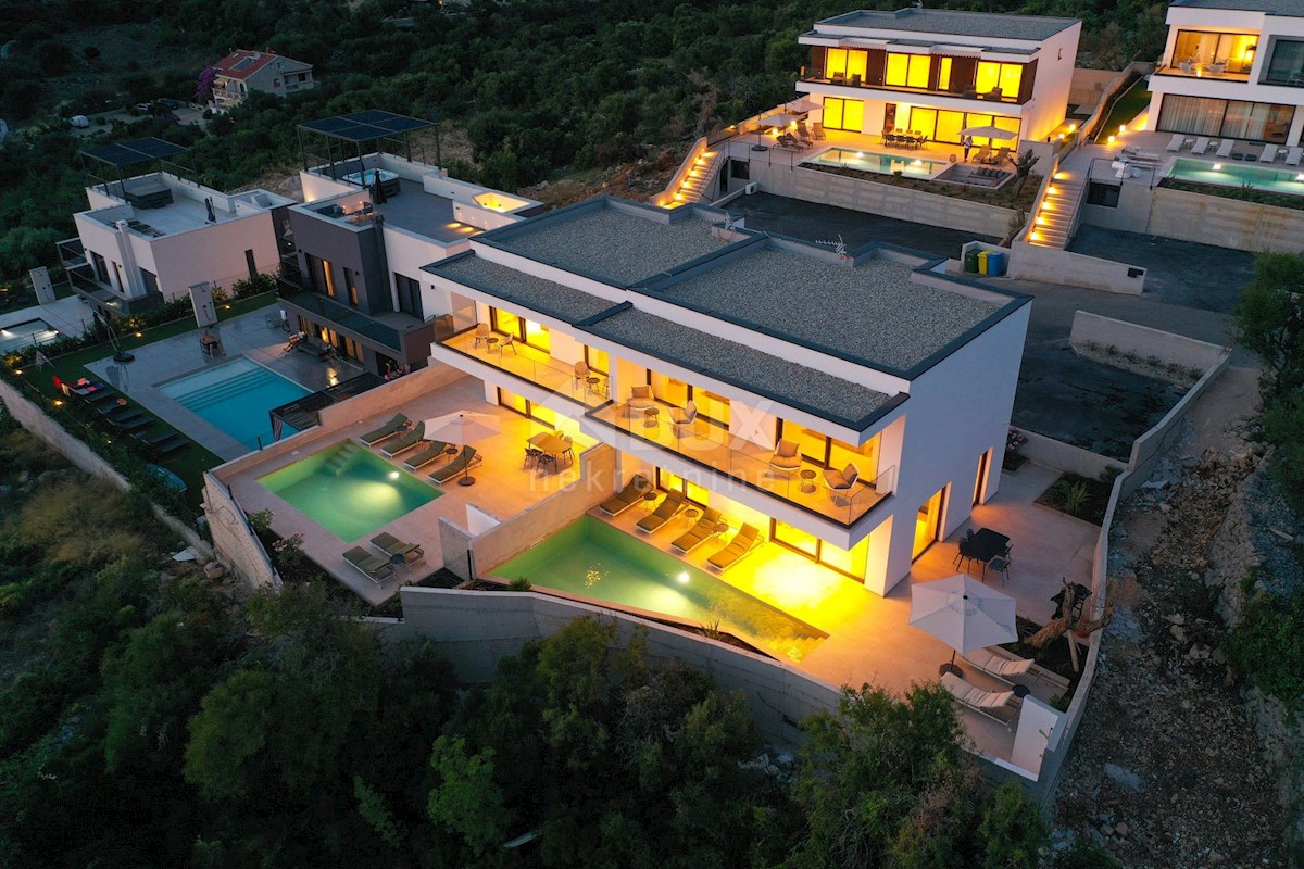 ISOLA DI PAG, JAKIŠNICA - eccezionale villa duplex moderna con piscina
