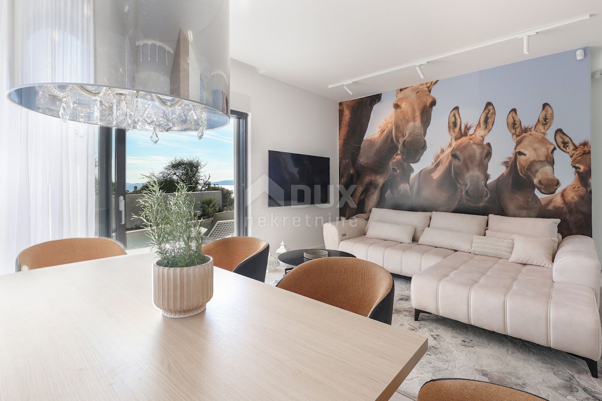 ISOLA DI PAG, JAKIŠNICA - eccezionale villa duplex moderna con piscina