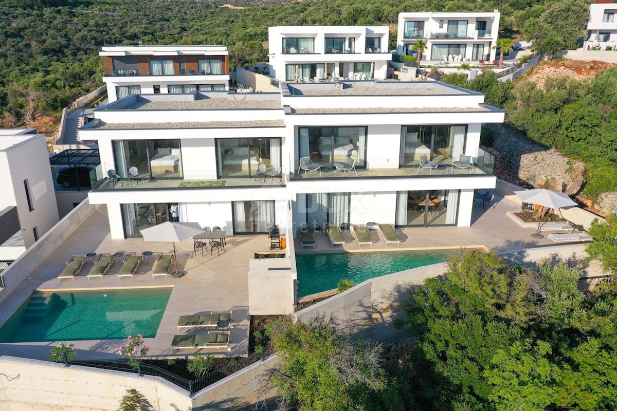 ISOLA DI PAG, JAKIŠNICA - eccezionale villa duplex moderna con piscina
