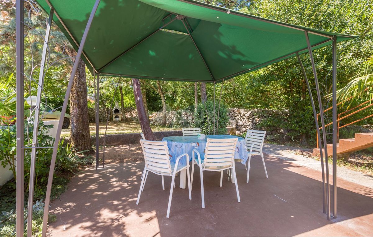 ISOLA DI KRK, dintorni di Šila - Palazzina con grande potenziale