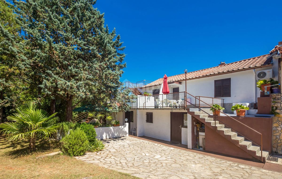 ISOLA DI KRK, dintorni di Šila - Palazzina con grande potenziale